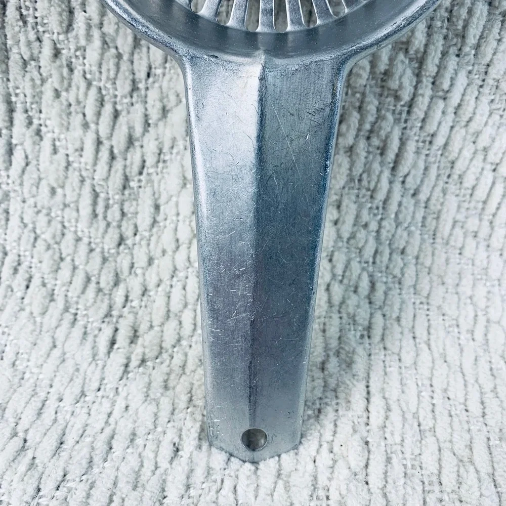 Foley Hand Juicer Unisex OS Silver Vintage Aluminum Manual‎ Citrus Reamer Tool